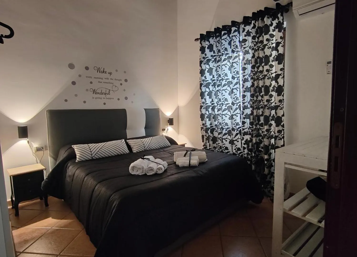 Villa Casa Palazzo Reale Palermo 0*,  Italia